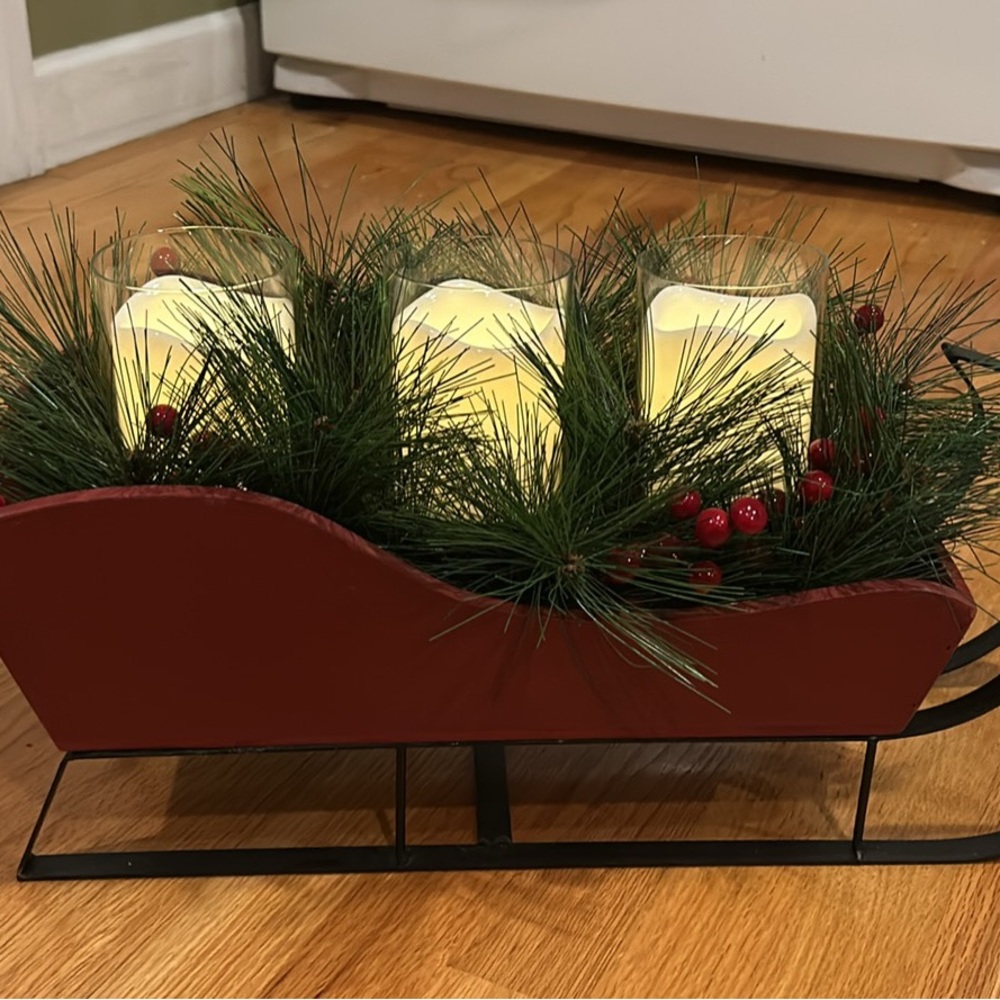 Christmas sleigh centerpiece with candles